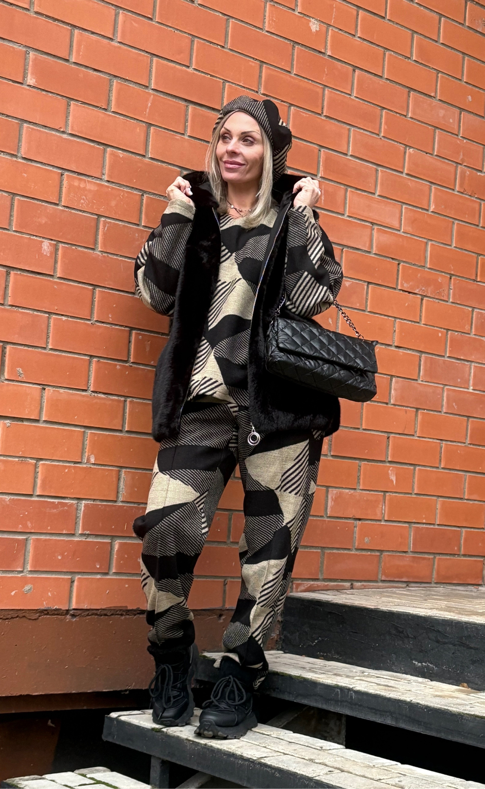 Брюки со стрелкой / бежевый+ кушак+ лонг