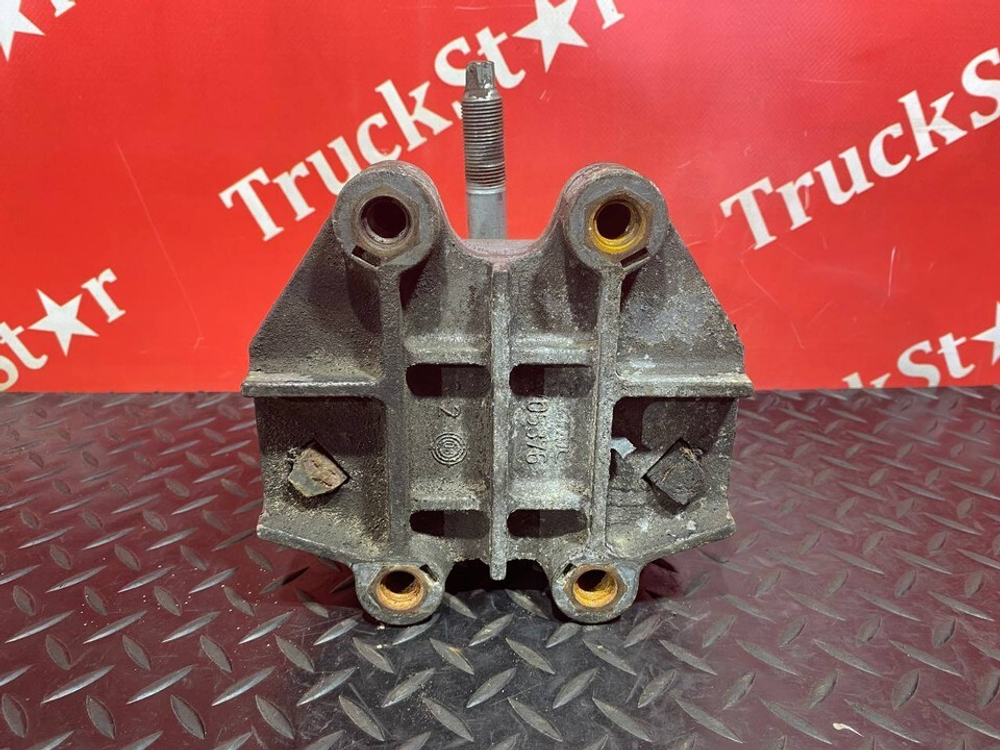 Подушка двигателя передняя