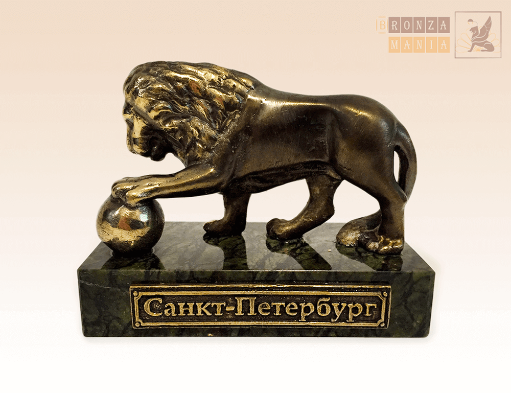 фигурка Лев с шаром средний на змеевике