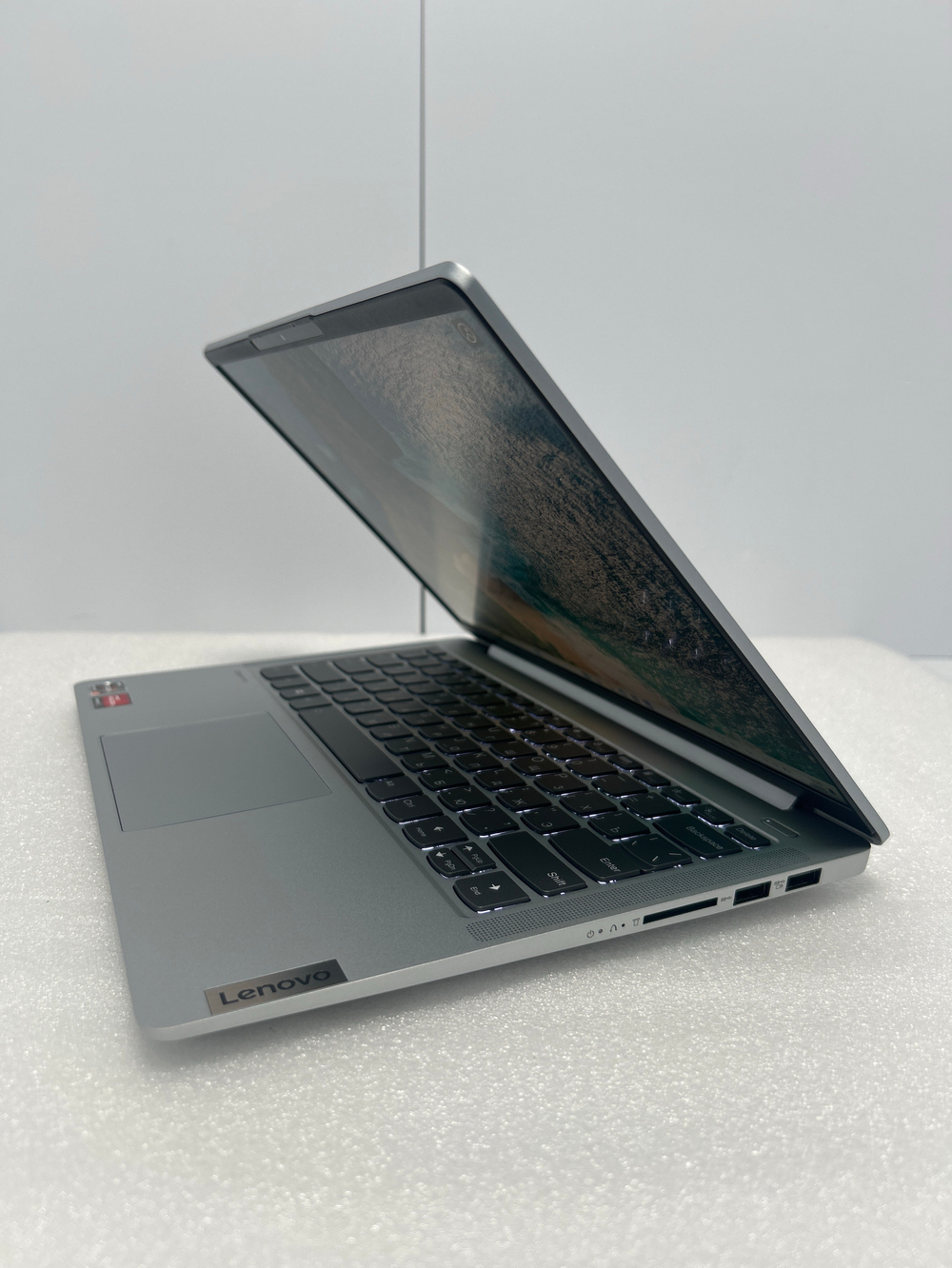 Ноутбук Lenovo IdeaPad 5 Pro 14ACN6 (82L7004ARE) 14"/AMD Ryzen 5 5600U/RAM 16GB/SSD 512GB/AMD Radeon Graphics/2880*1800/IPS 90Hz/DOS/Подсветка кл-ры: LED/Серый. Состояние: Уценка/ царапины на матрице