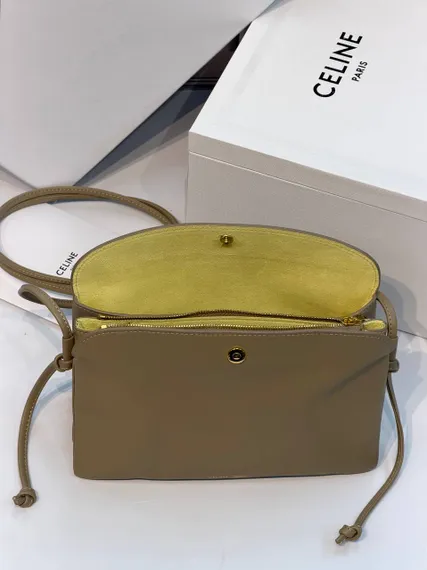 Сумка CELINE TRIO FLAP IN SMOOTH LAMBSKIN