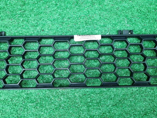 Решетка переднего бампера Scania R-Series (16-нв)