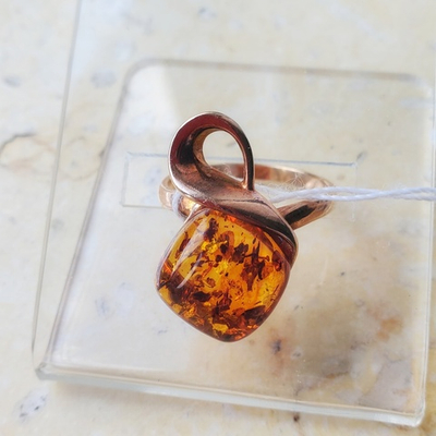 Серебряное кольцо с позолотой с Янтарем "Бесконечность" 17 размер