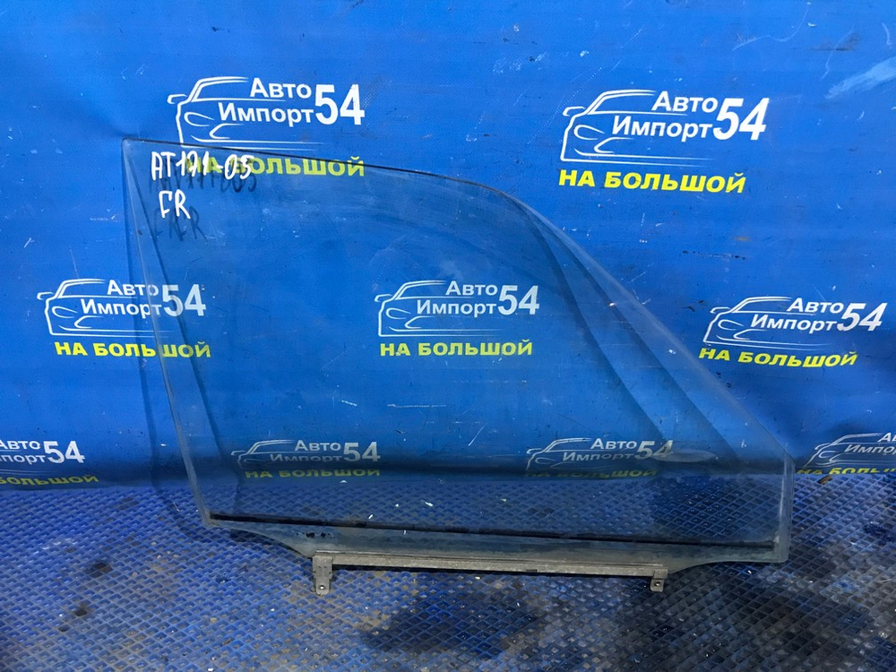 Стекло двери передней правой TOYOTA CARINA 1990