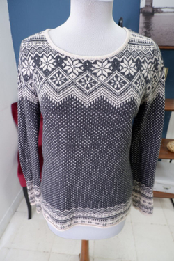 Свитер H&M с принтом 44 размер