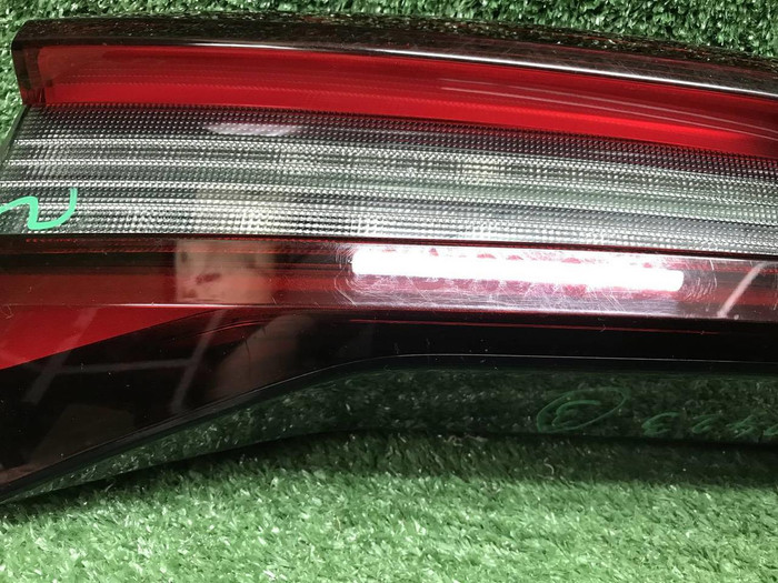 Фонарь левый внутренний BMW X5 G05 (2018-2023)