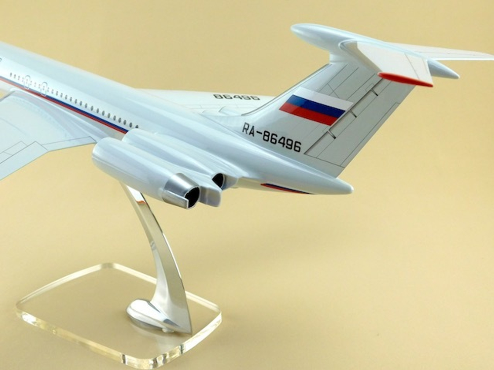 Модель самолета Ил-62М (М1:100, СЛО Россия)