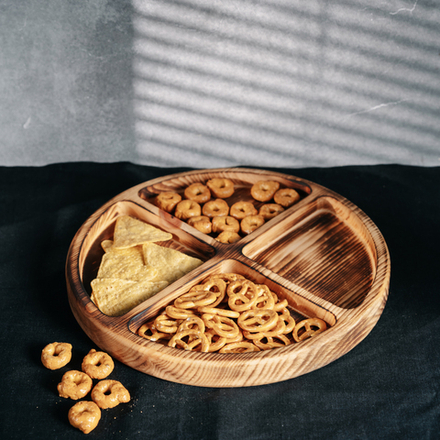 Деревянная менажница из кедра для подачи блюд и закусок