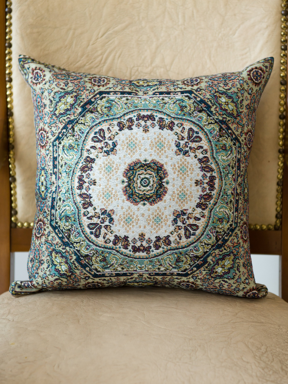 Декоративный гобеленовый чехол для интерьерной подушки Ковровый узор 38*38