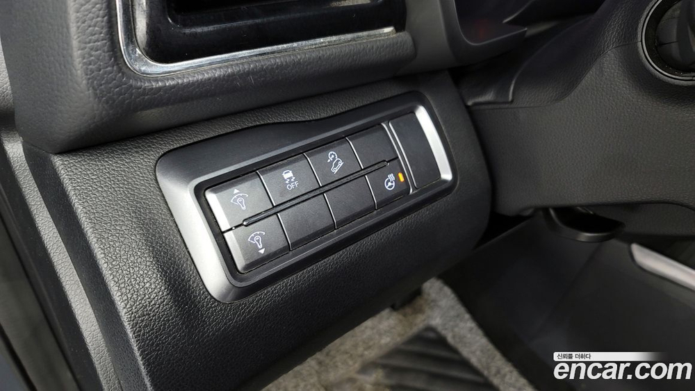 KG Mobility (Ssangyong) Very New Tivoli Бензин 1.5 2WD (03.2020)