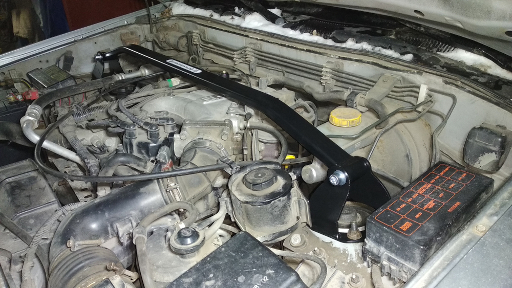 Распорка передних стоек Nissan Pathfinder R50 и Nissan Terrano RR50 (ПОД ЗАКАЗ)