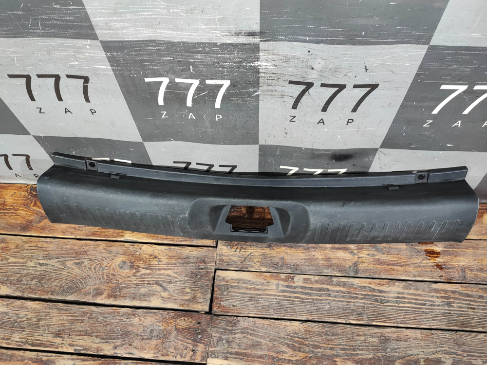 Обшивка Накладка замка багажника Changan CS35 Plus 21-нв Б/У Оригинал 5160100BQ01