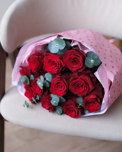 Романтичный моно из 11 красных роз Эксплорер
