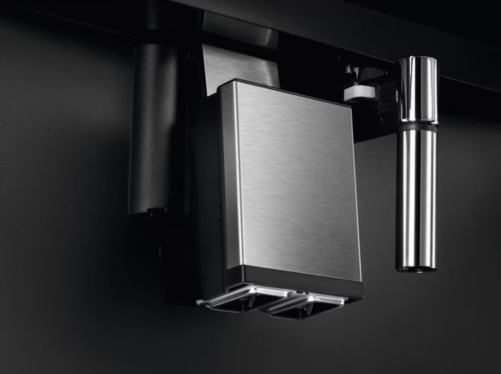 Встраиваемая кофемашина Electrolux KBC85Z