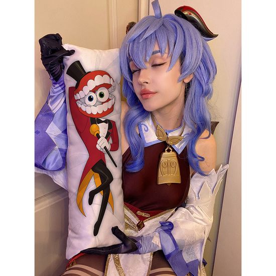 Мини дакимакура Кейн Цифровой цирк арт. M1277, 60х20 см