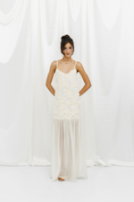 Платье из фактурной ткани с прозрачной юбкой макси кремовое