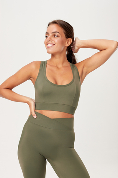 Топ с резинкой под грудью