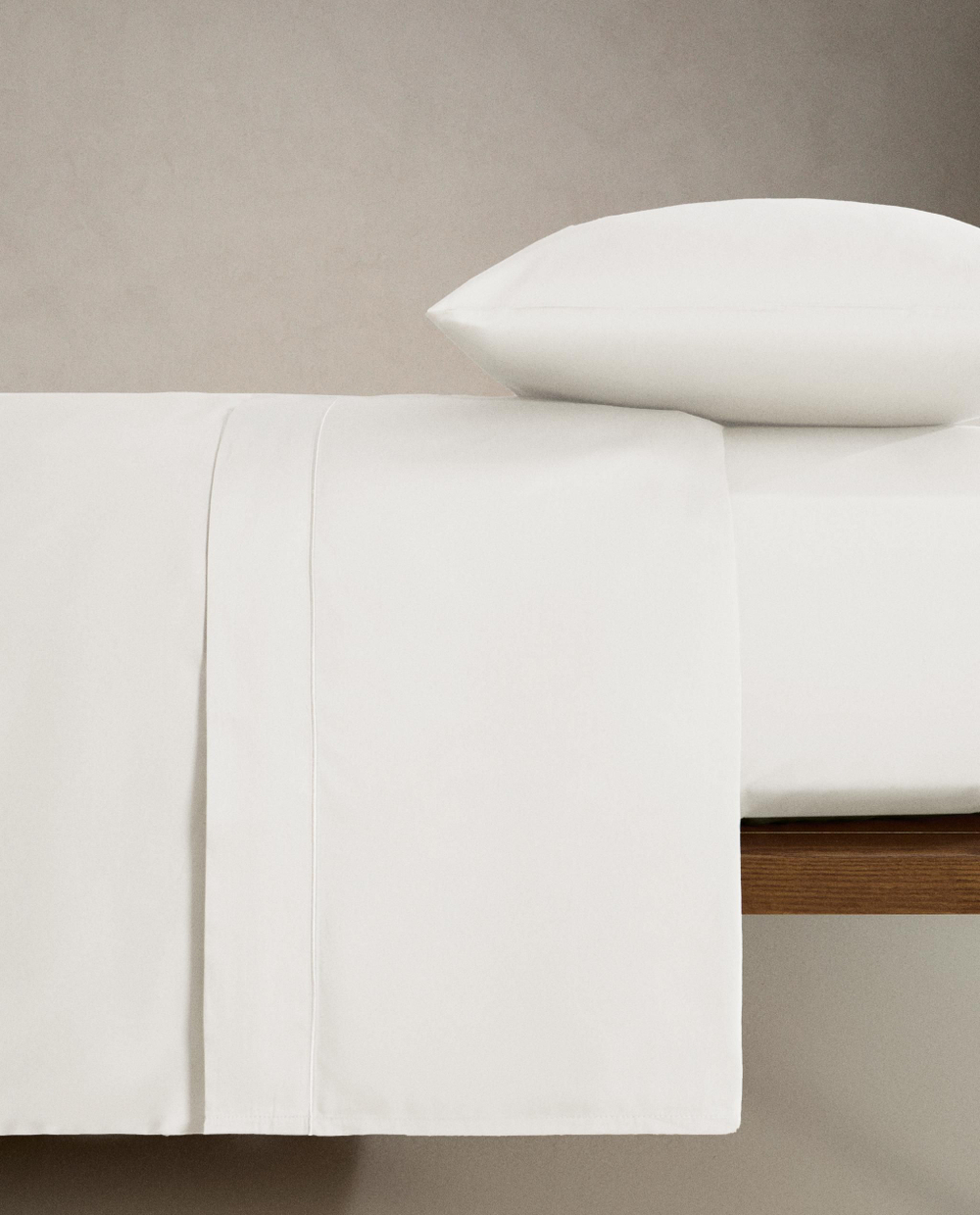 Zara Home - Атласная простыня с эластичной лентой, высота 30 см (вес 300 нитей), белый, 160х200х30 см