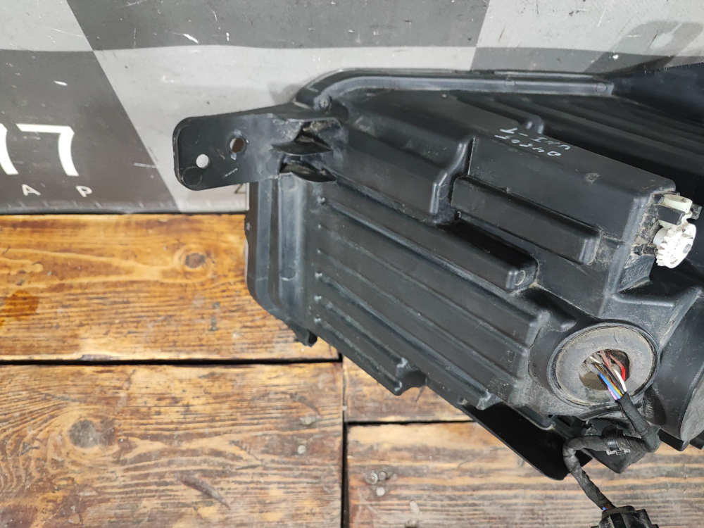 Фара правая LED Changan UNI-T 20-нв Б/У Оригинал S202F2805010401