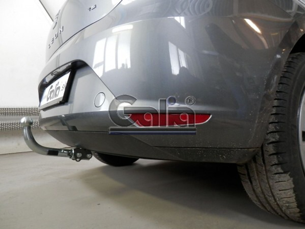 Фаркоп оцинкованный Galia A048A для Volkswagen Golf хетчбек 5 дв., Audi A3 хетчбек 3/5 дверей 2012- (паспорт и сертификат в комплекте)(без электрики)