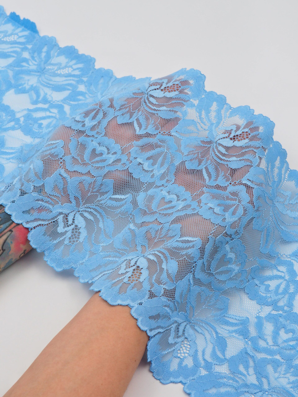 Эластичное кружево голубое ширина 23 см