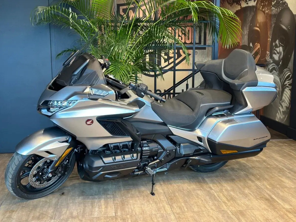 Gold Wing Tour — GL1800 DCT