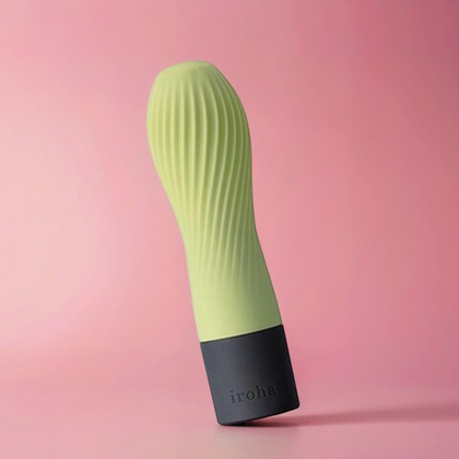 Салатовый рифленый мини-вибратор IROHA ZEN MATCHA - 12,7 см.