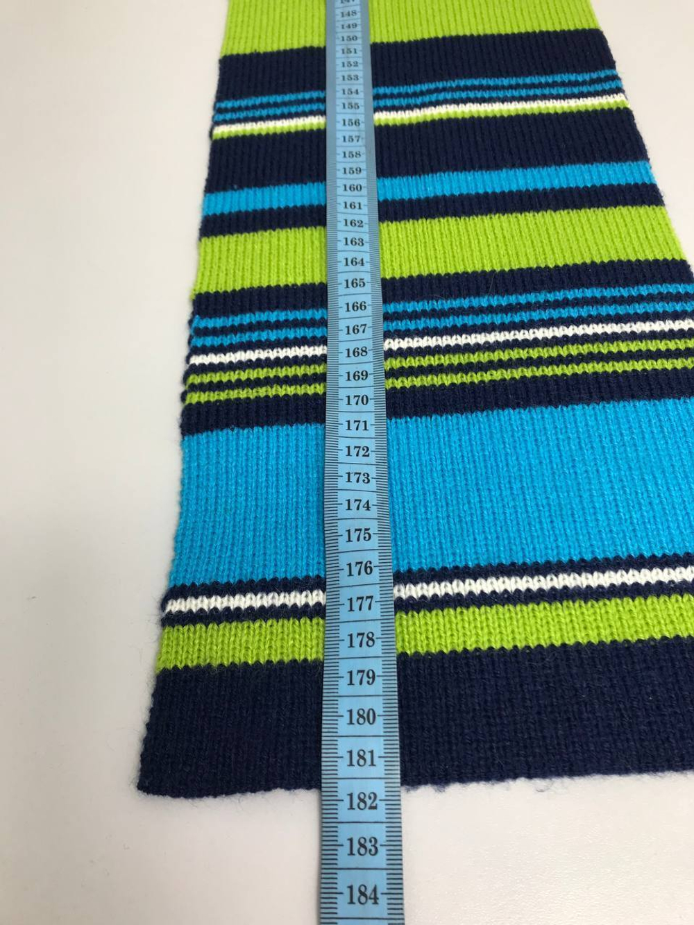 Шарф Oriflame вязаный