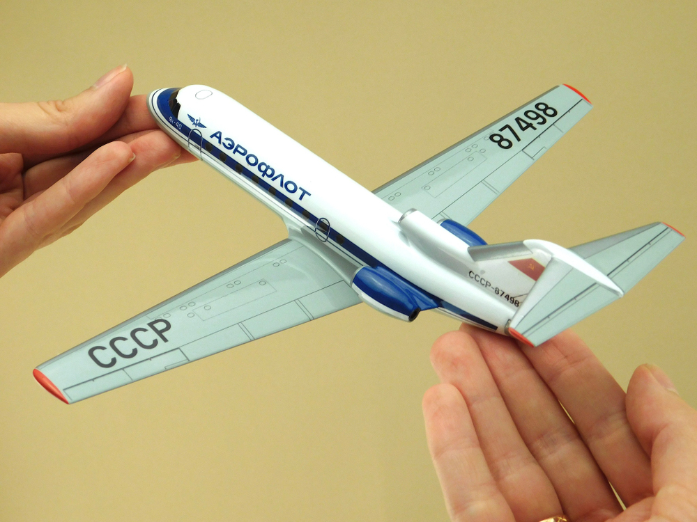 Модель самолета Як-40 (М1:100, Аэрофлот СССР-87498)