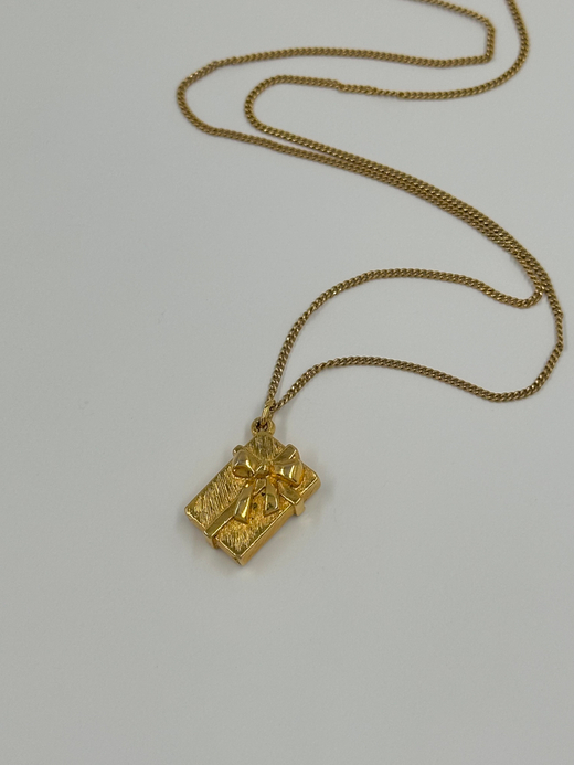 Кулон Подарочная коробка Avon