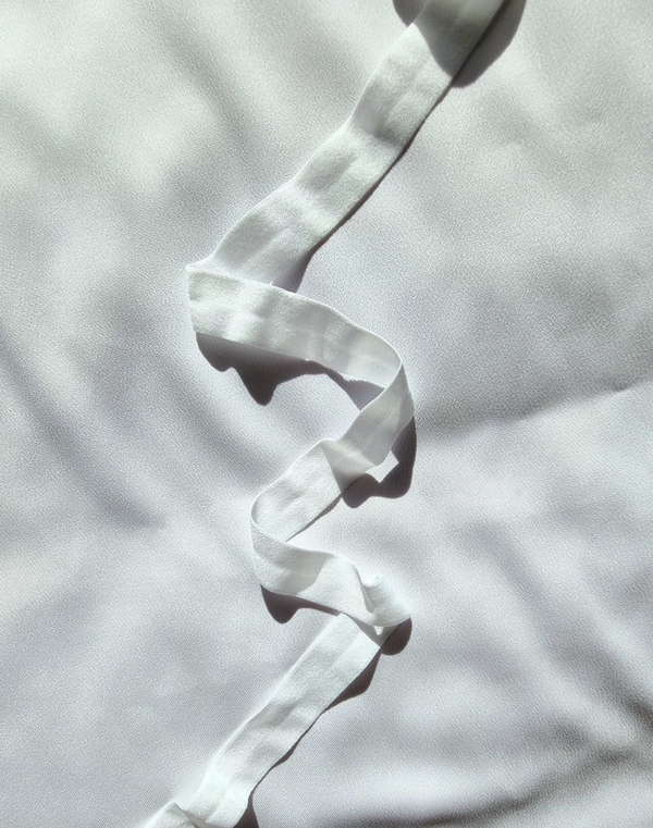 Бейка эластичная матовая 20 мм белая