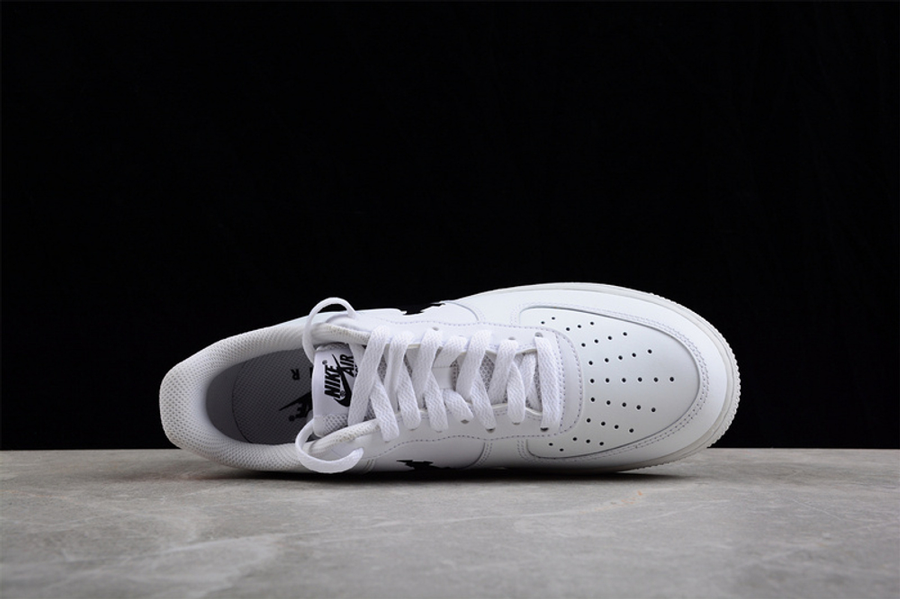 Air force one nike noir basse jordan hotsell