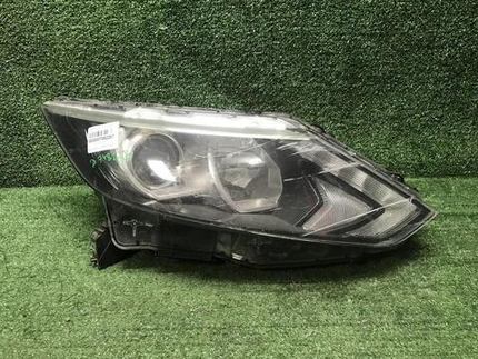 Битая Фара правая Nissan Qashqai J11 13-19 галоген