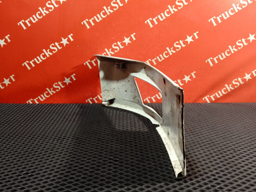 Облицовка ПТФ левая 2016 г.