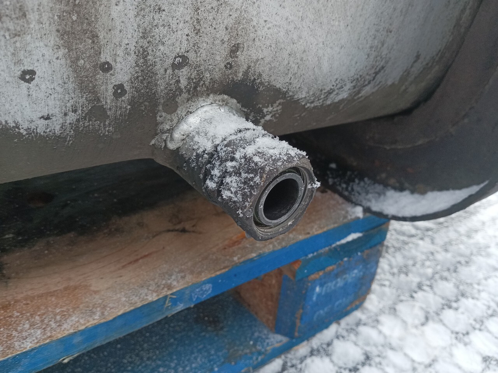 Бак топливный 760L+100L AdBlue
