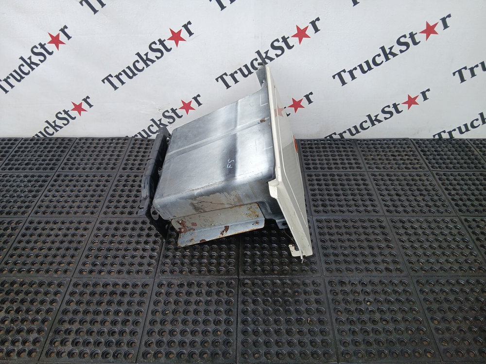 Ящик (дефект) инструментальный левый в сборе 2023г.