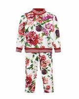 Костюмы и комплекты