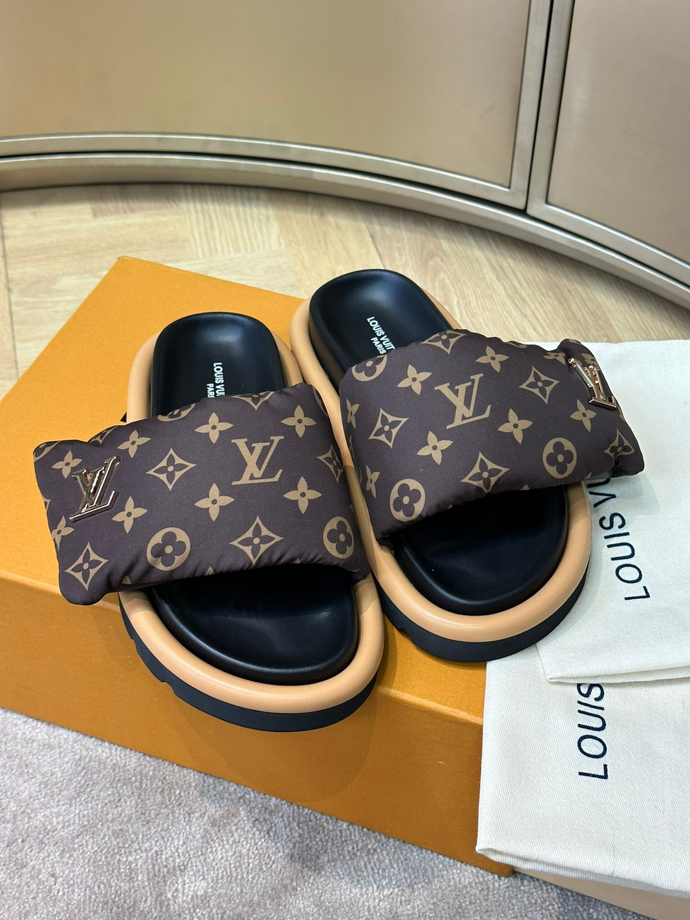 Louis Vuitton Pool Pillow Flat Comfort Mule