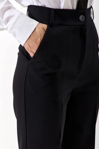 Брюки костюмные прямые черного цвета