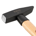 Молоток слесарный, 200 г, кованый квадратный боек, буковая рукоятка Denzel 10426