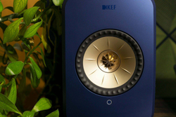 KEF LSX II Cobalt Blue активная беспроводная полочная акустическая система (пара) + напольные стойки KEF S1 Floor Stand (пара)