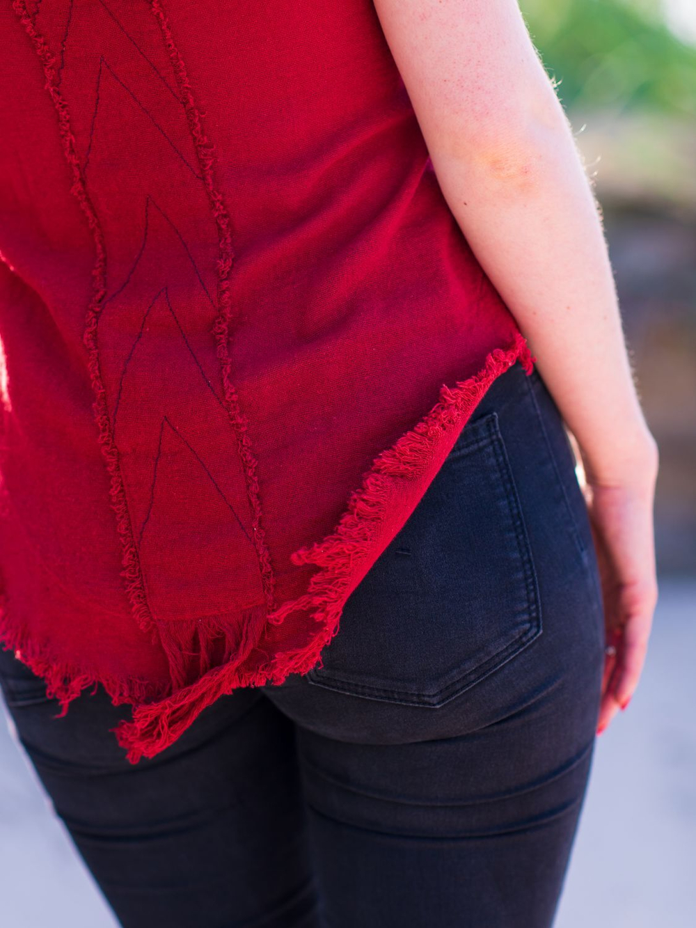 Топ Chintamani красный