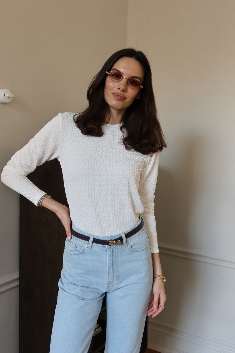 Лонгслив из фактурного трикотажа молочный