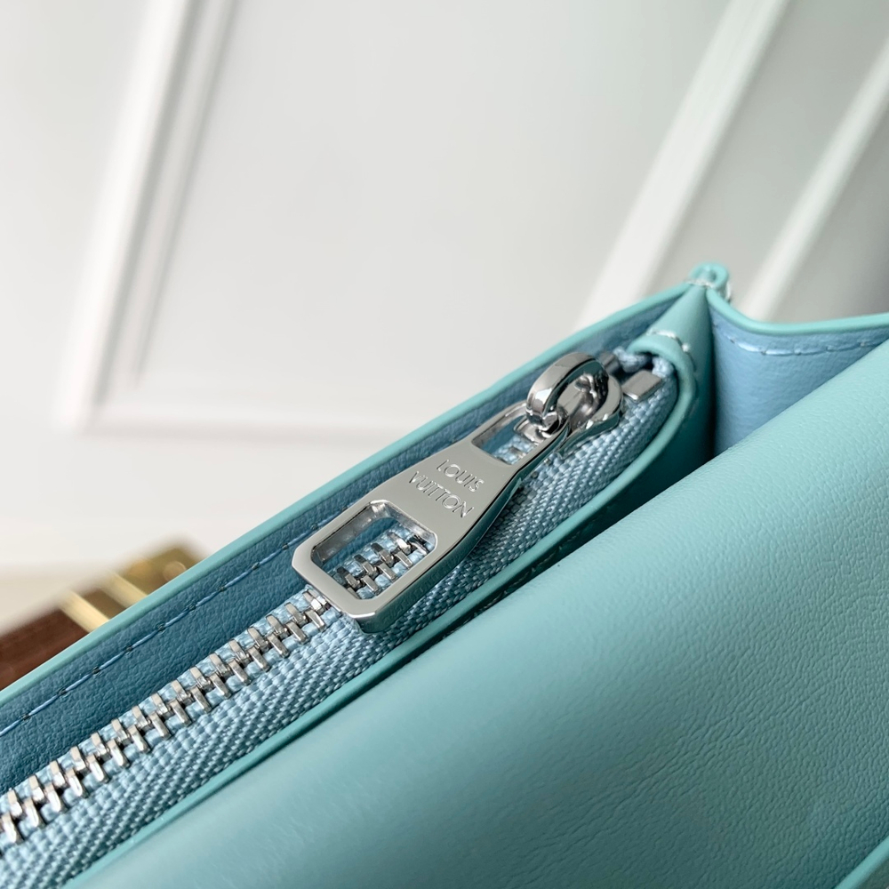 Louis Vuitton Brazza Wallet