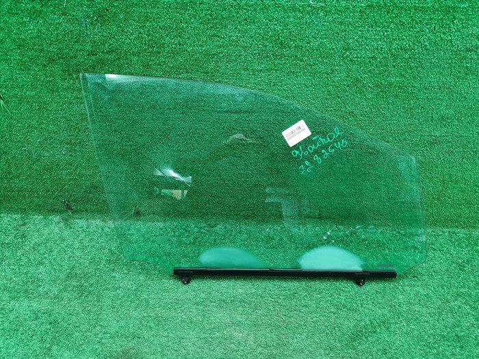 Стекло двери переднее правое Lexus RX 4 (15-22)