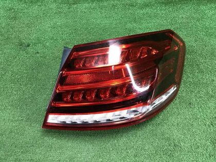 Фонарь правый внешний Mercedes Е W212 (2013-2016)