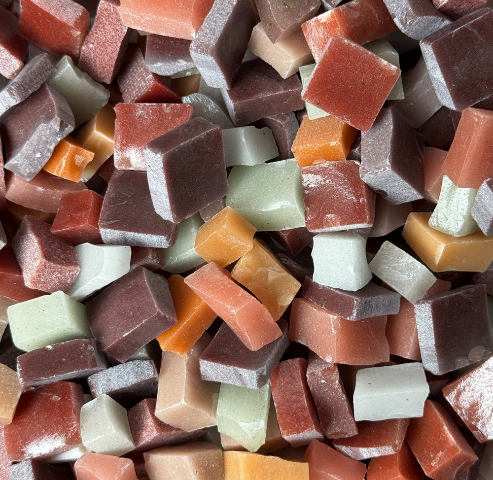 Смальта колотая разноформатная красных оттенков, 1.3 кг дешевле, чем на маркетплейсах