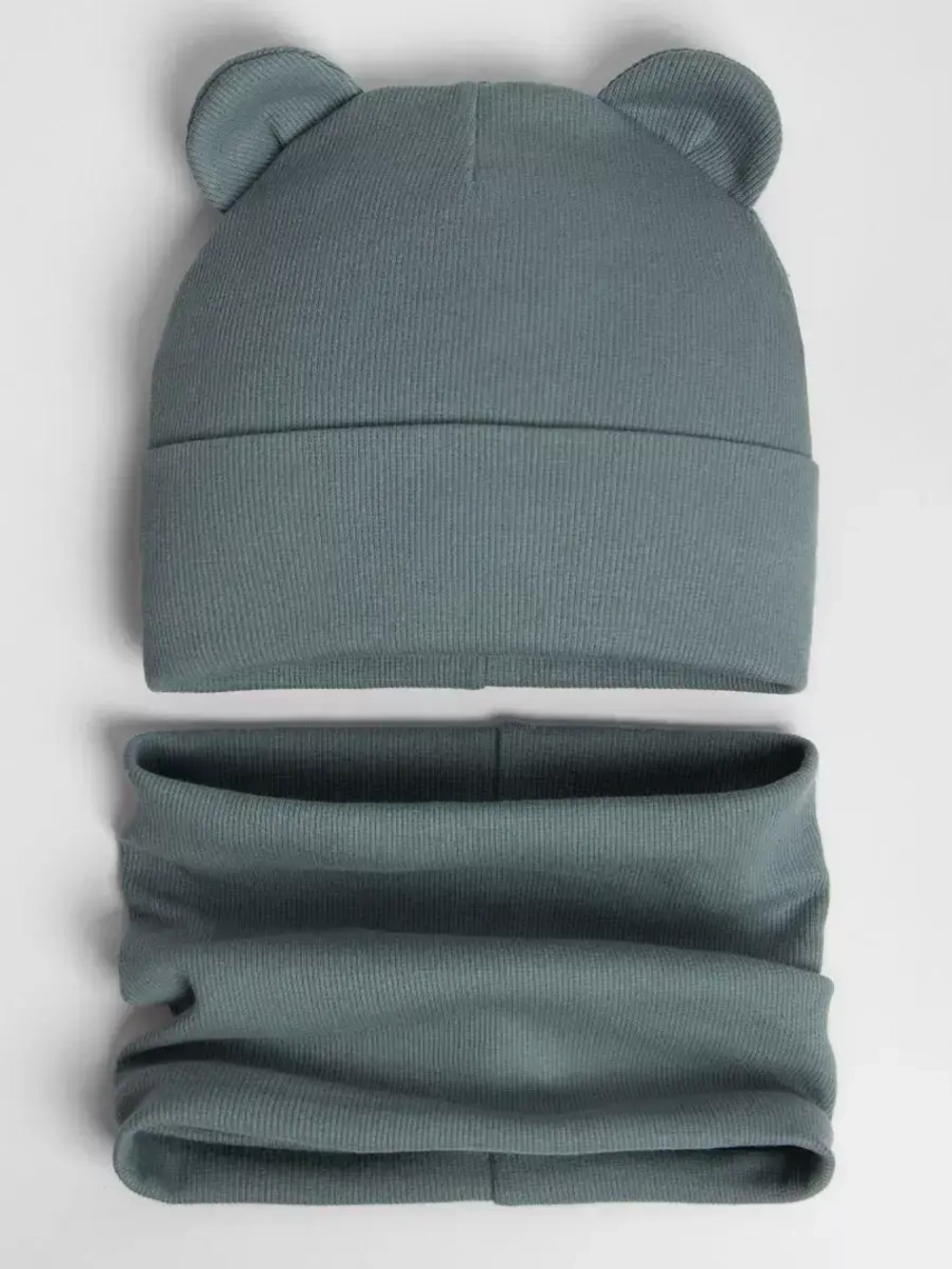 Шапка для мальчика осенняя с ушками и снуд