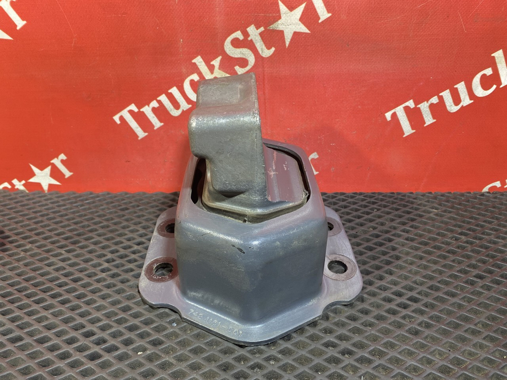 Подушка двигателя задняя 2018г.