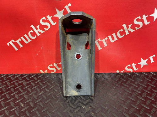 Кронштейн амортизатора переднего